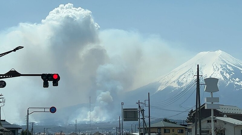 野焼きの煙